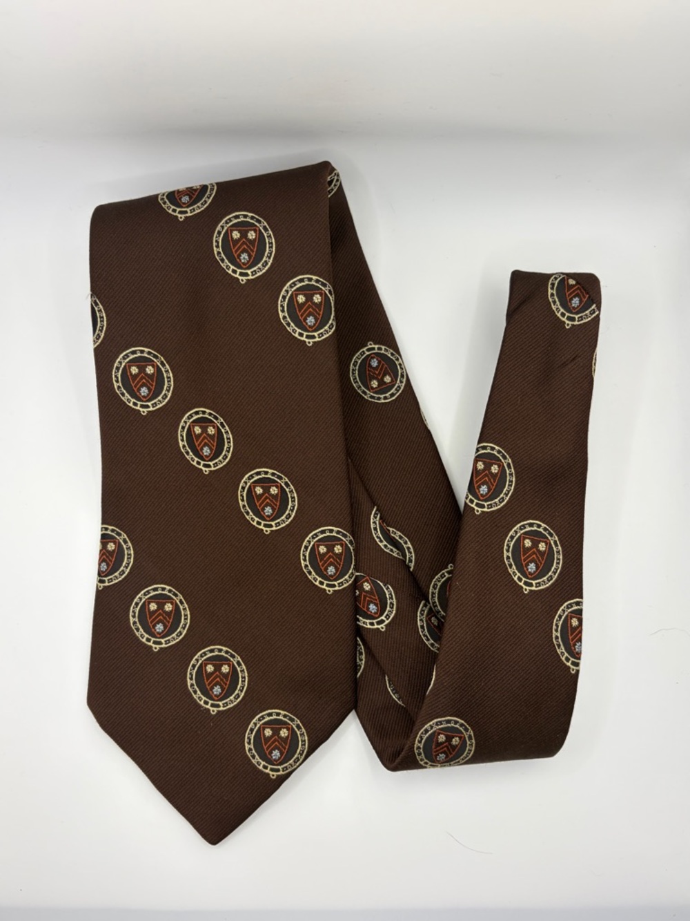 Vintage Rizk College Shop Laurinburg NC Crest Club Tie Brown Preppy Heraldic